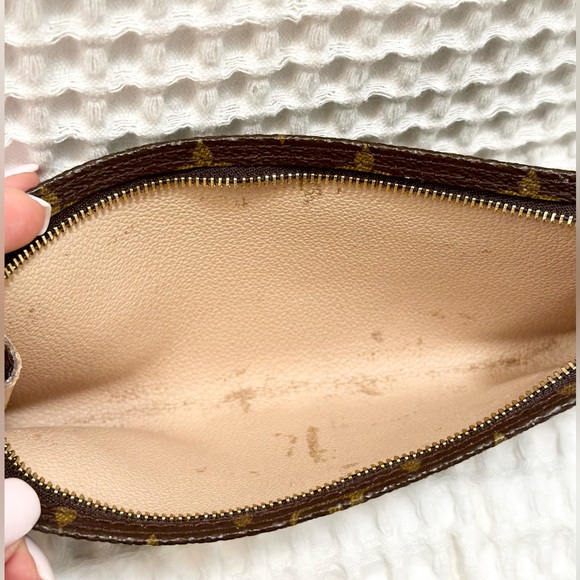 Louis Vuitton Bucket GM Accessory Pouch - Picture 4 of 6